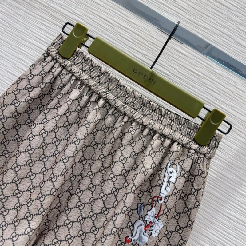 Gucci Short Suits Trendsetting 124929