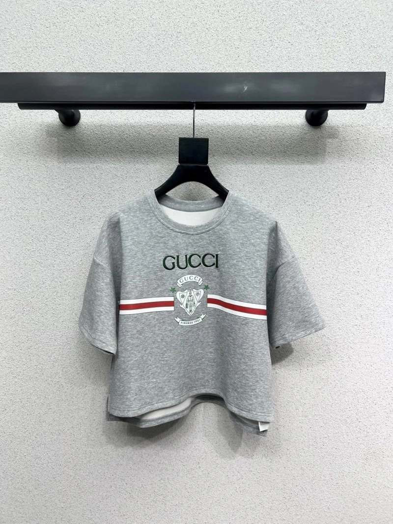 Gucci Short Suits Breathable 124925