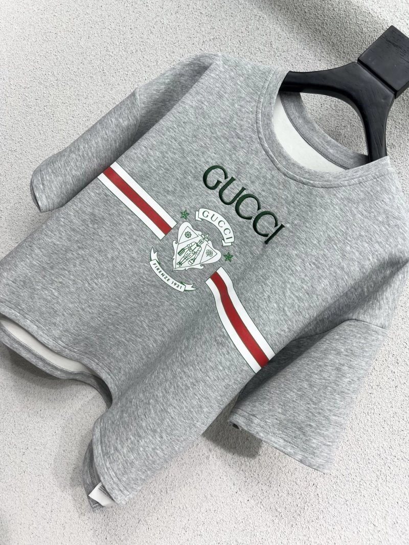Gucci Short Suits Breathable 124925