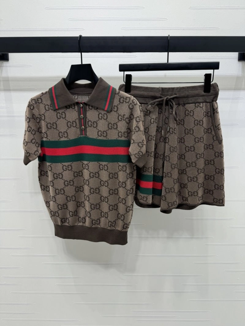 Flexible Gucci Short Suits 124895