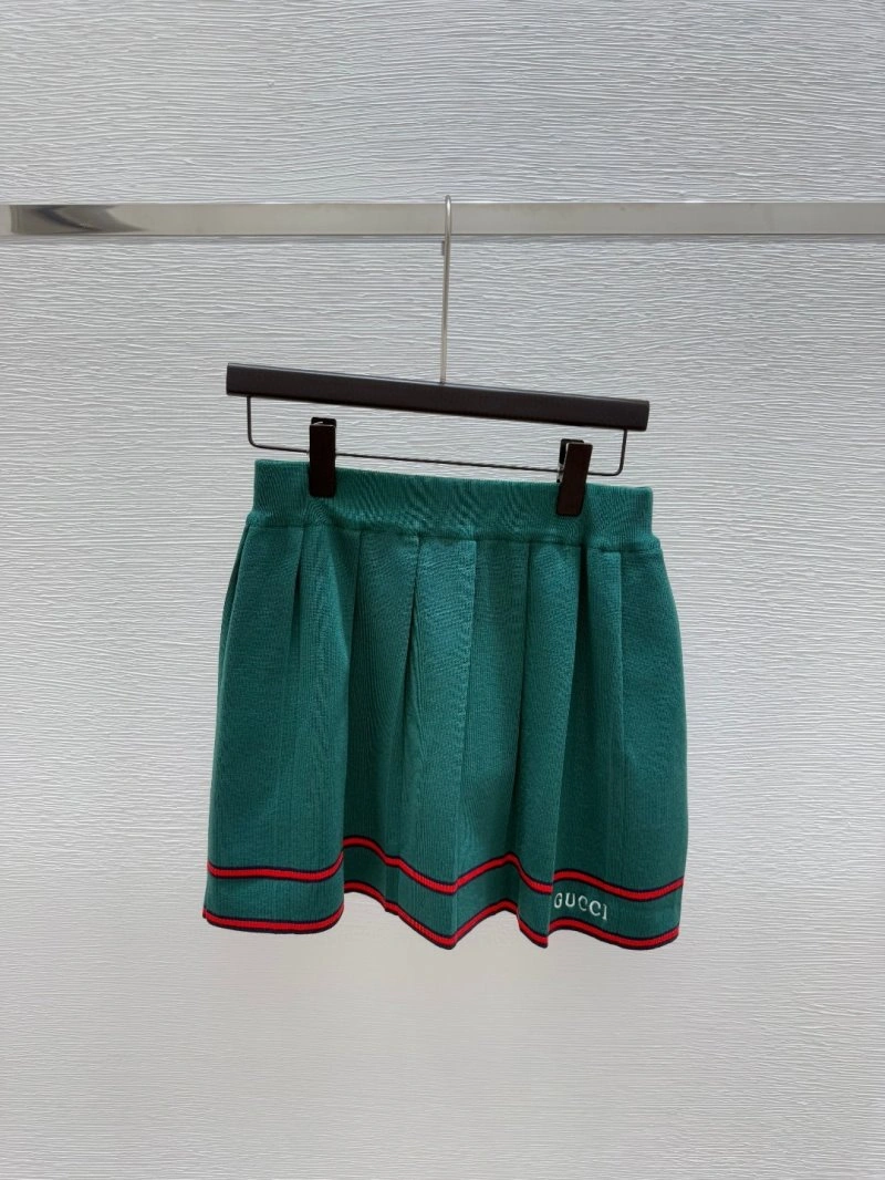 Gucci Short Suits Lightweight 124412