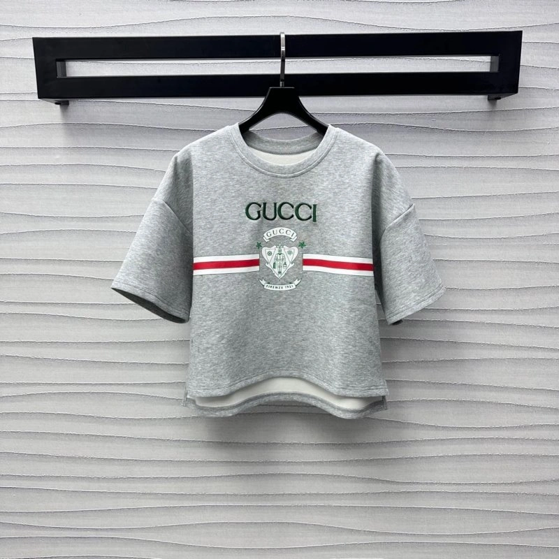 Gucci Short Suits Breathable 124409