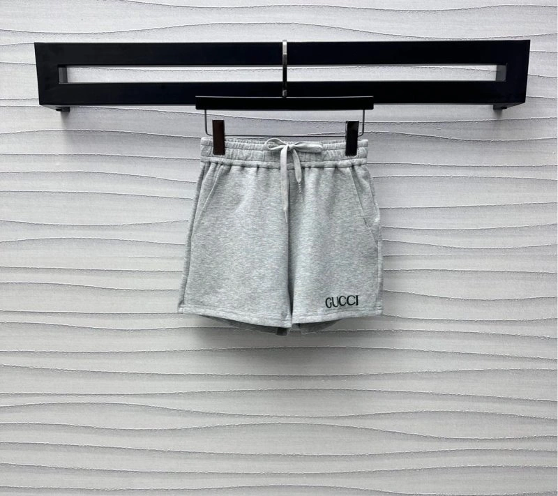 Gucci Short Suits Breathable 124409