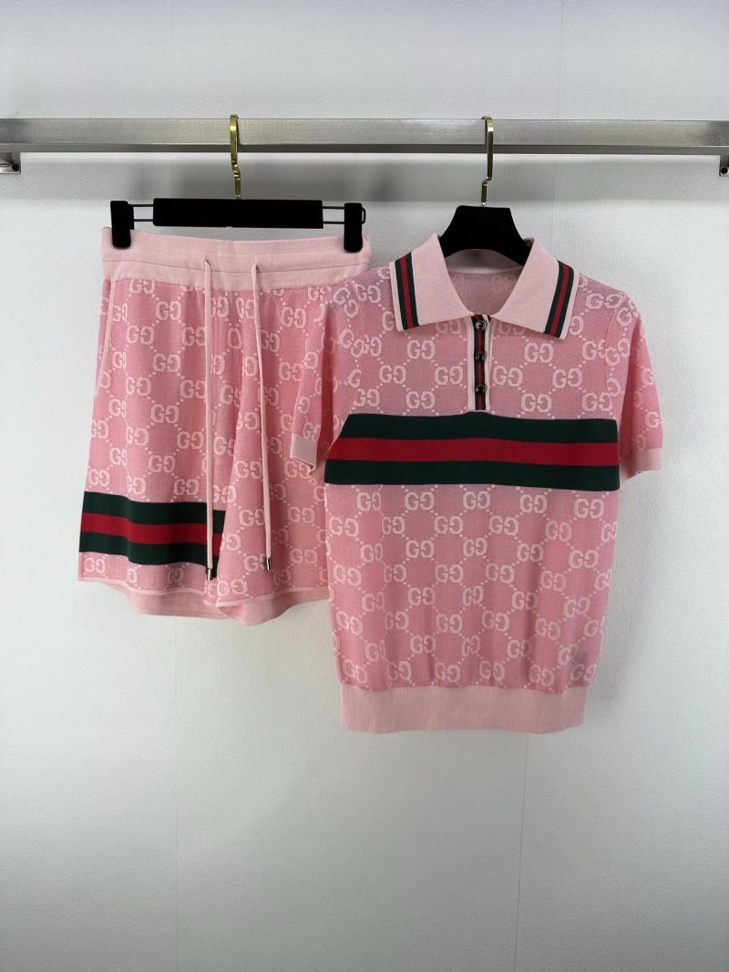 Gucci Short Suits Practical 124404