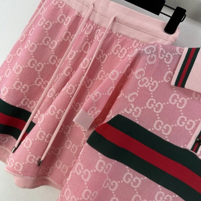 Gucci Short Suits Practical 124404