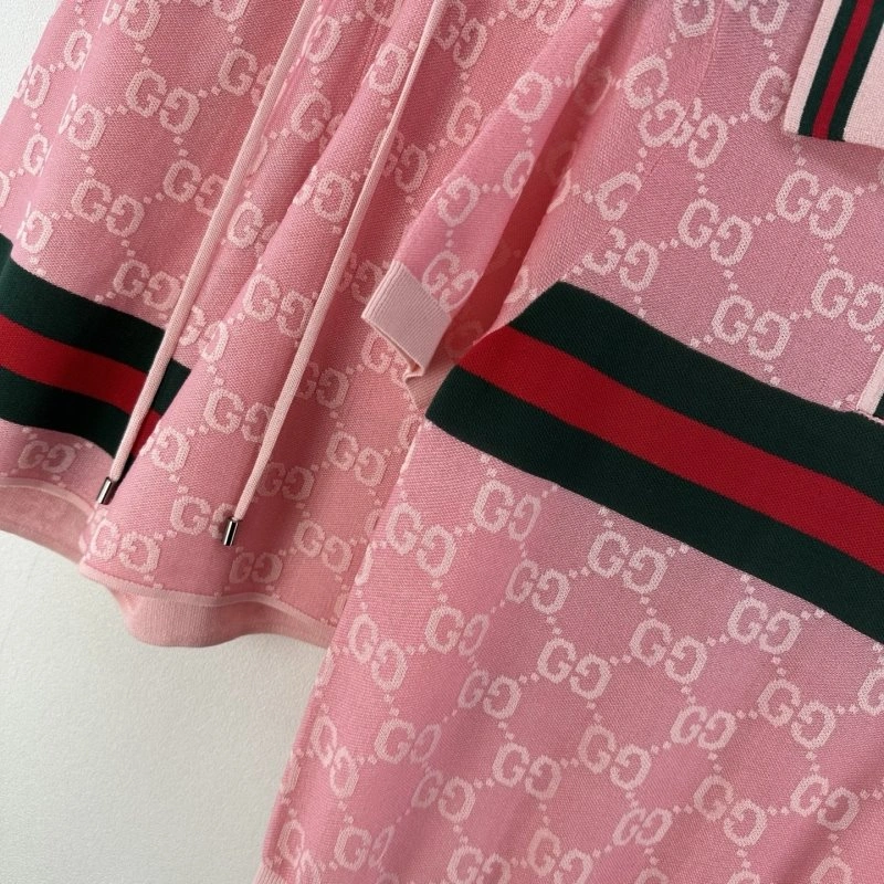 Gucci Short Suits Practical 124404