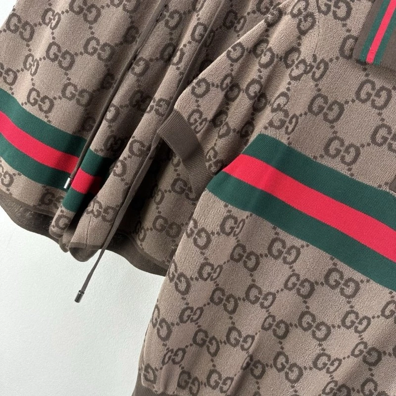 Gucci Short Suits ComfortFit 124405