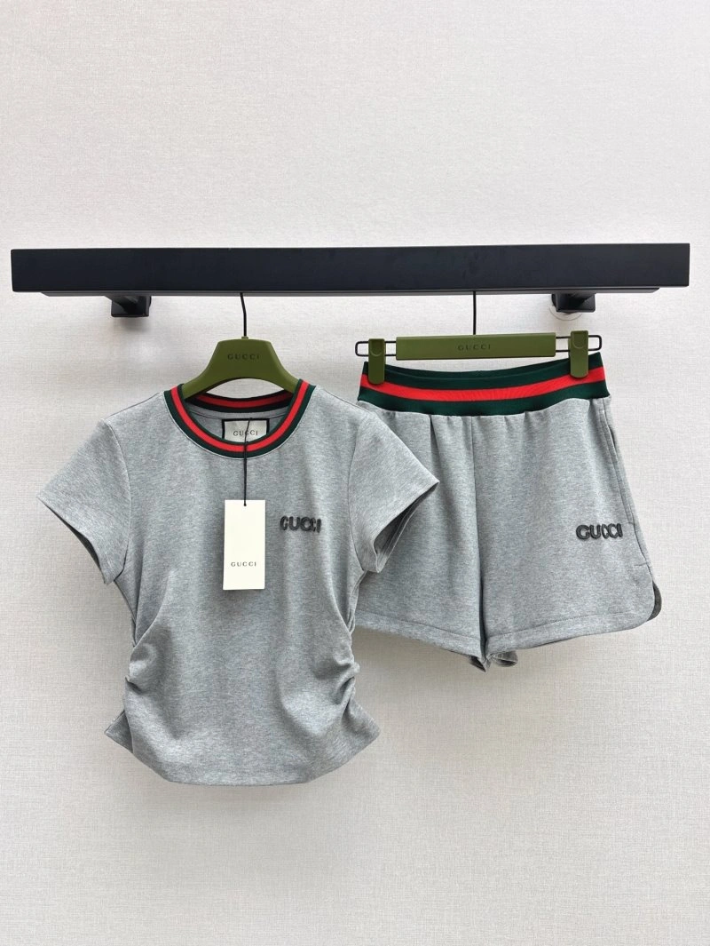 Functional Gucci Short Suits 124386
