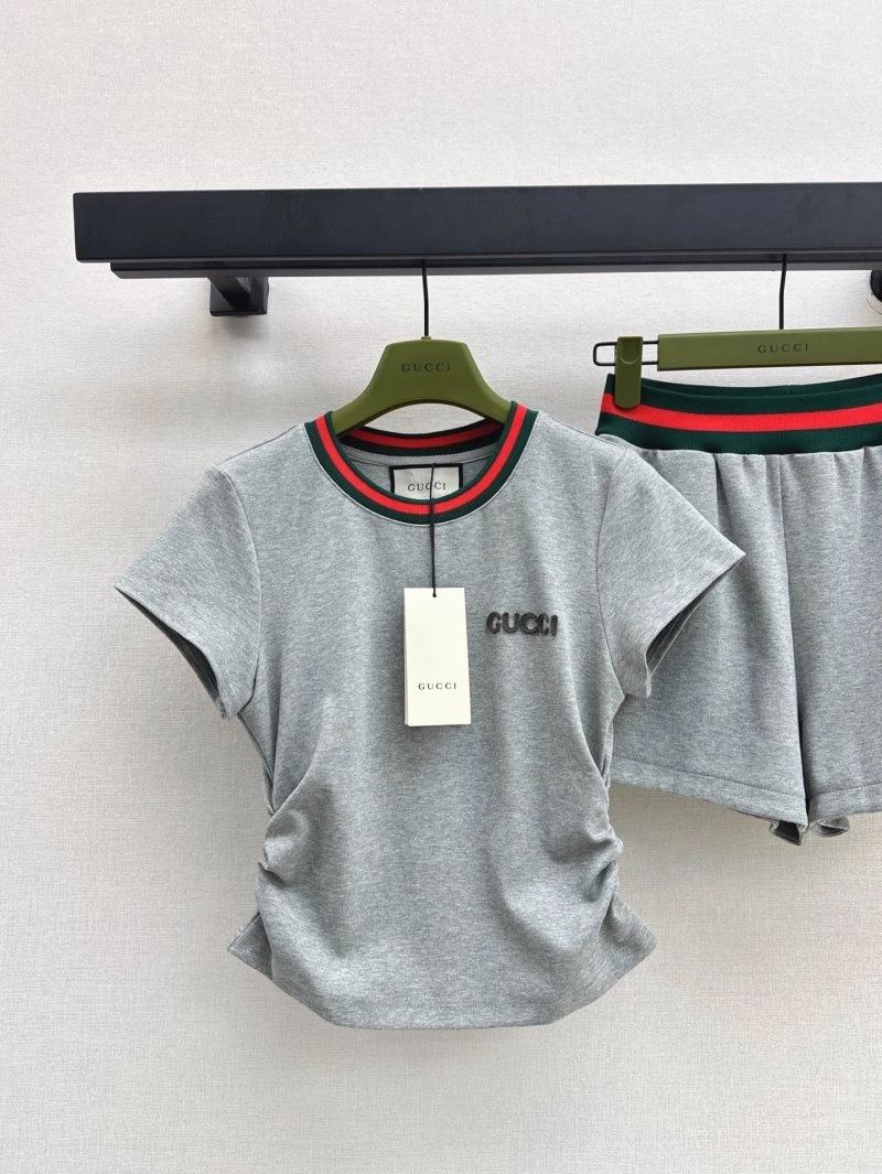 Functional Gucci Short Suits 124386