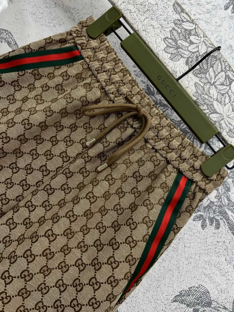Gucci Short Suits Lightweight 124381