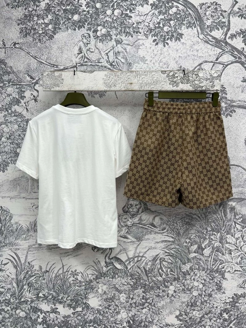 Gucci Short Suits Lightweight 124381