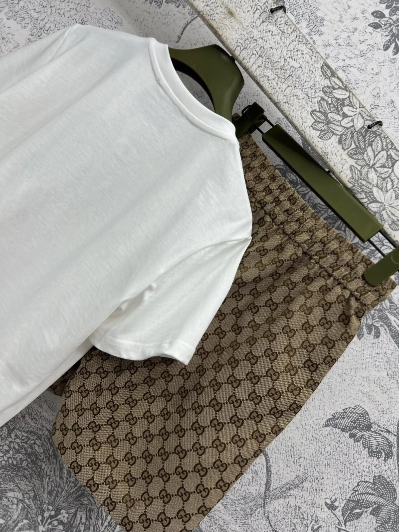 Gucci Short Suits Lightweight 124381