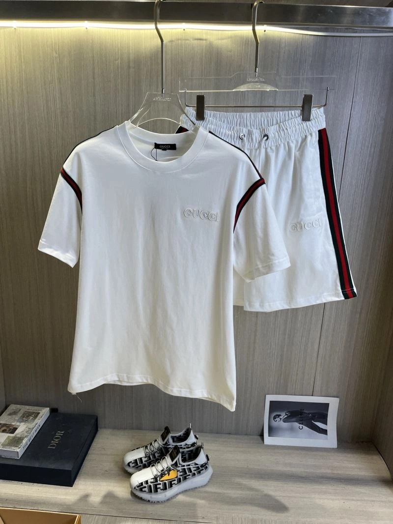 Fashionable Gucci Short Suits 126724
