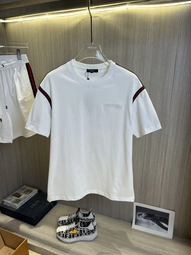 Fashionable Gucci Short Suits 126724