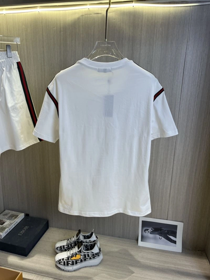 Fashionable Gucci Short Suits 126724