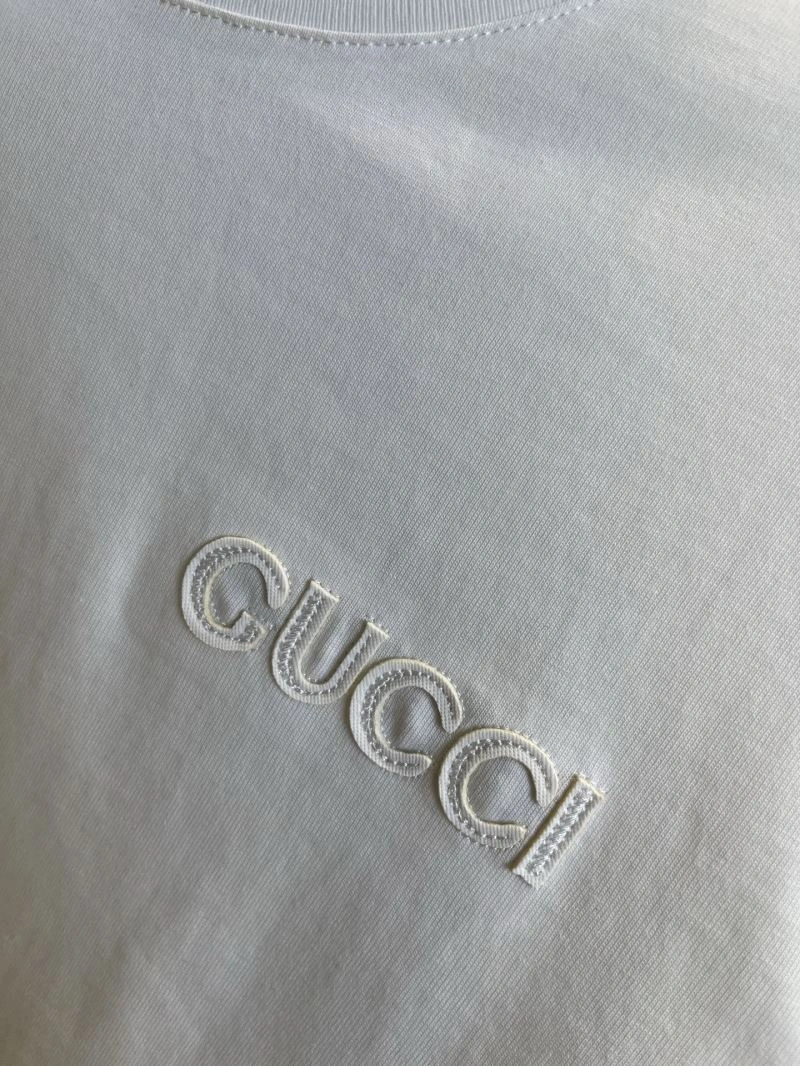 Fashionable Gucci Short Suits 126724