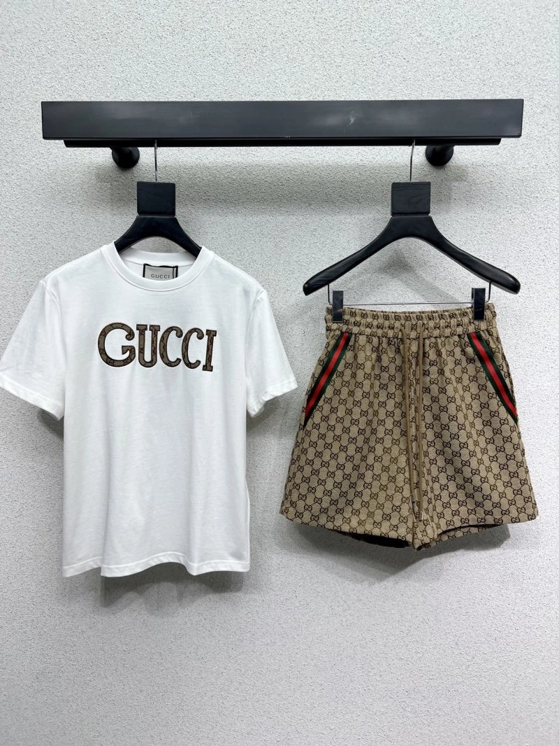 Bright Gucci Short Suits 124827