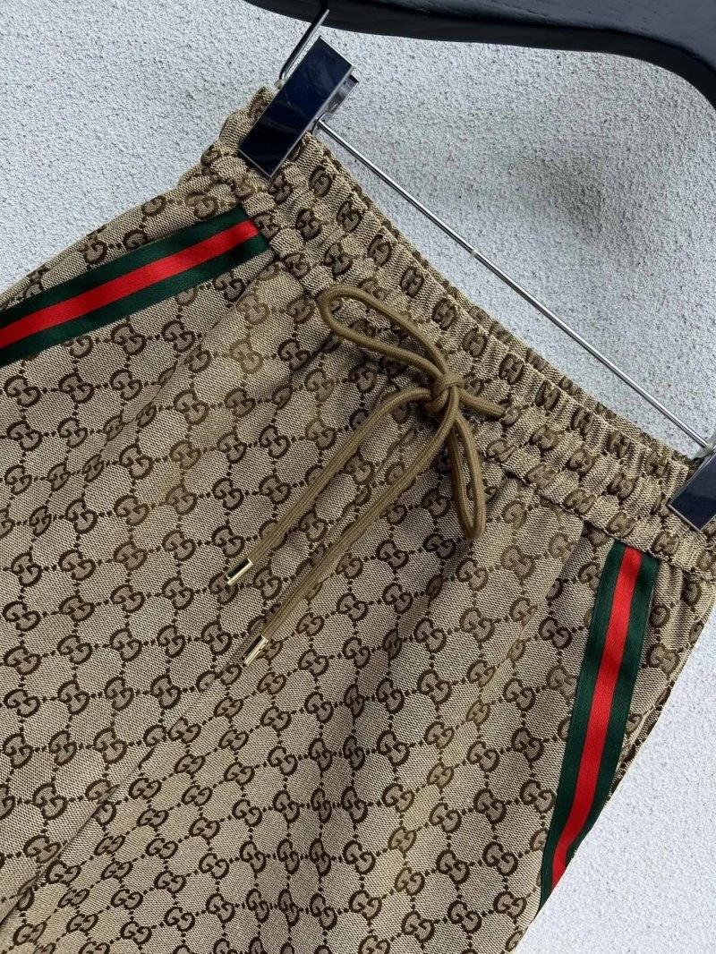 Bright Gucci Short Suits 124827