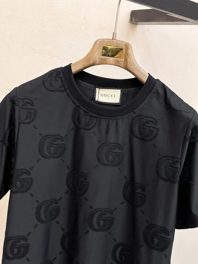 Gucci Short Suits ComfortFit 126240