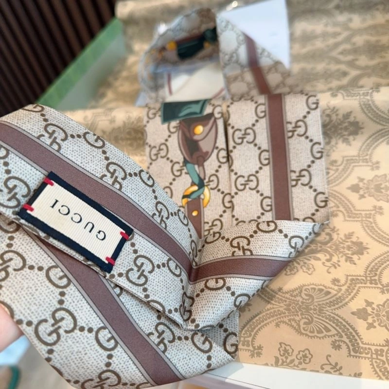 Gucci Silk RelaxedFit 272285