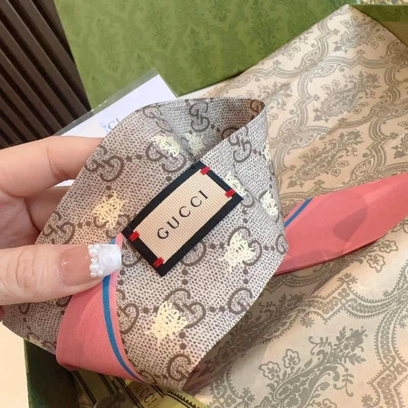 Gucci Silk Trendsetting 272904