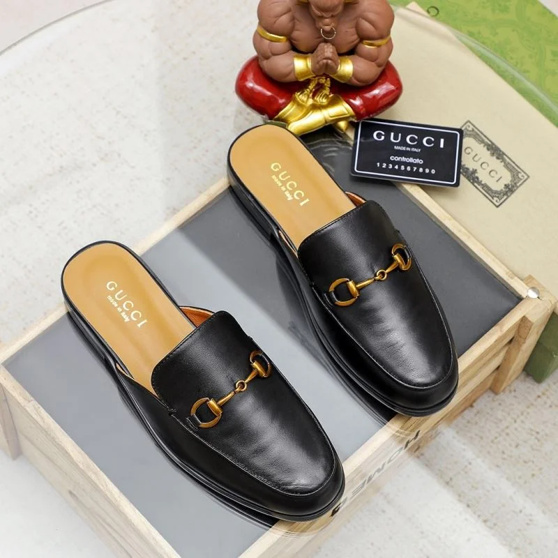 Elegant Gucci Slippers 24032