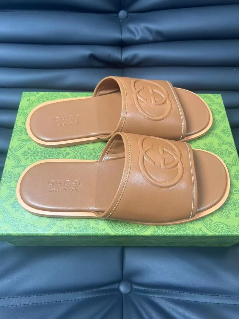 EyeCatching Gucci Slippers 23967