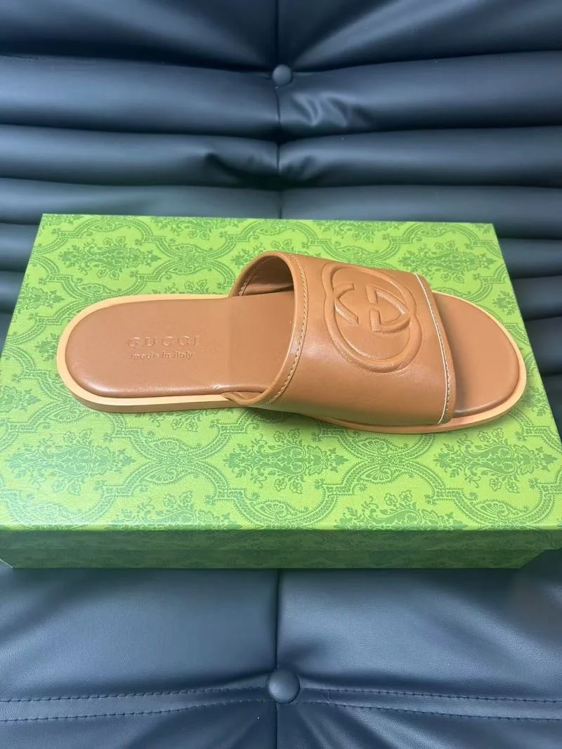 EyeCatching Gucci Slippers 23967