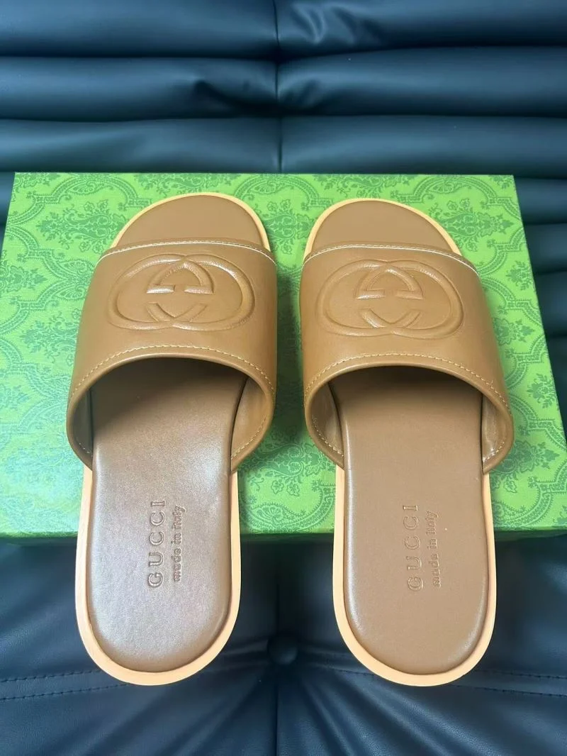 EyeCatching Gucci Slippers 23967