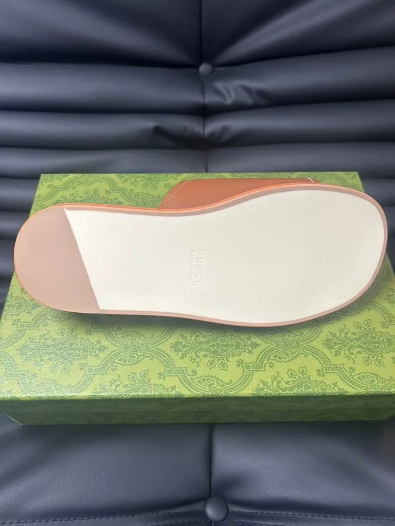 EyeCatching Gucci Slippers 23967