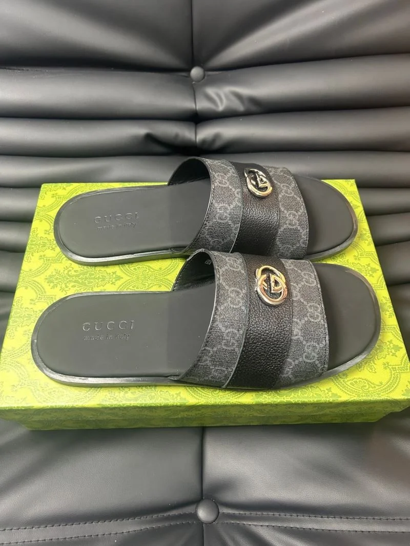 Gucci Slippers FashionForward 23981