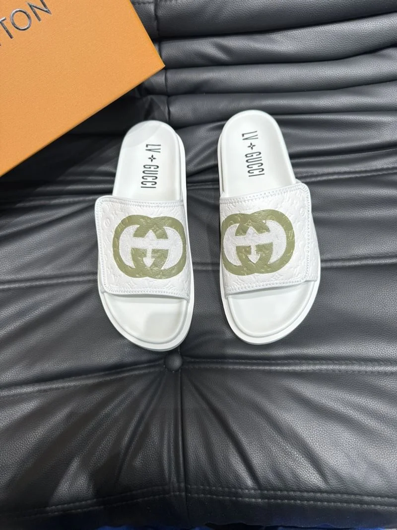 Gucci Slippers FashionForward 23973