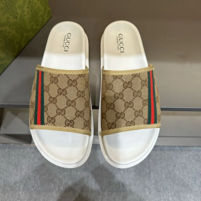 Gucci Slippers Practical 23888