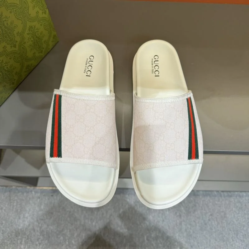 Resilient Gucci Slippers 23893