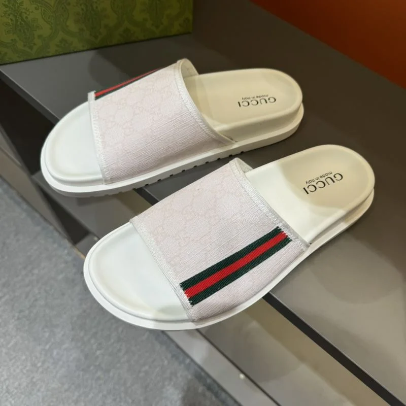 Resilient Gucci Slippers 23893