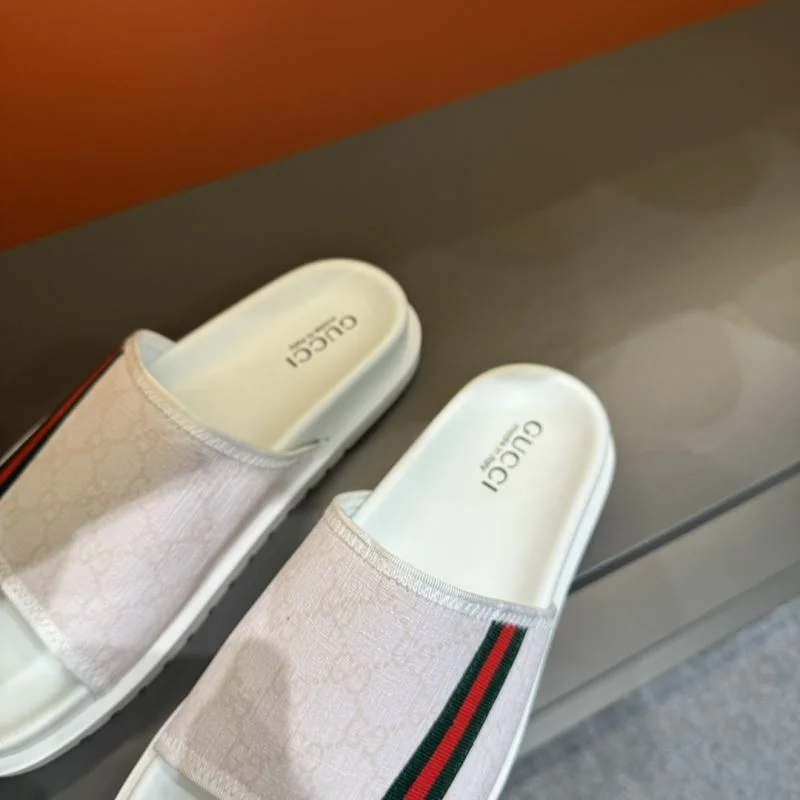 Resilient Gucci Slippers 23893