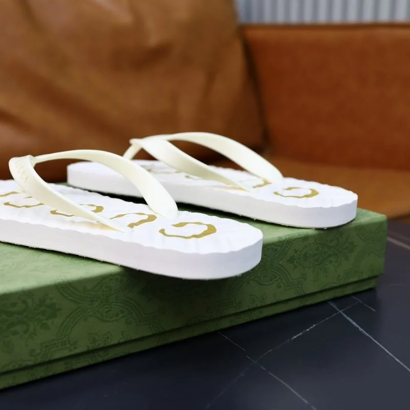 Timeless Gucci Slippers 23880