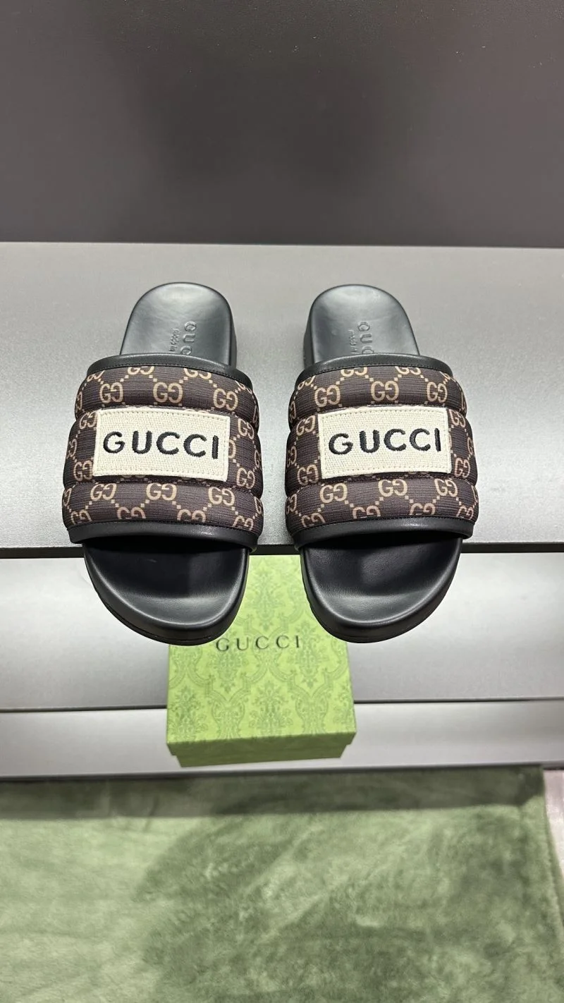Minimalist Gucci Slippers 23814