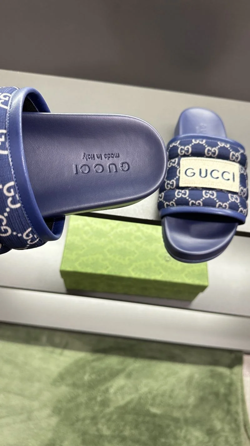 Gucci Slippers ZipUp 23802