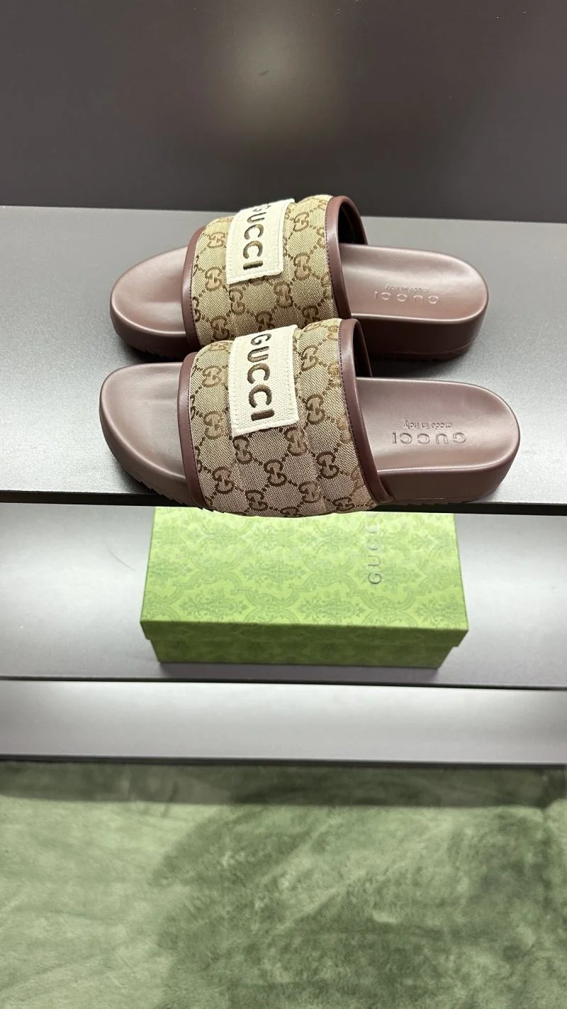 Gucci Slippers WeatherProof 23810