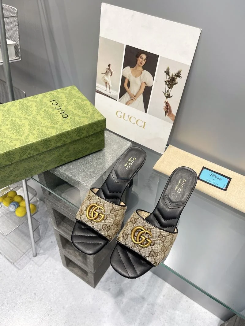 Neat Gucci Slippers 25017