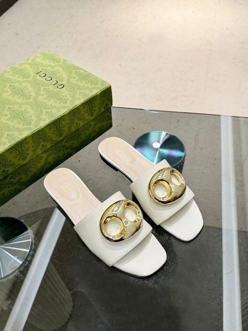 Vibrant Gucci Slippers 24986