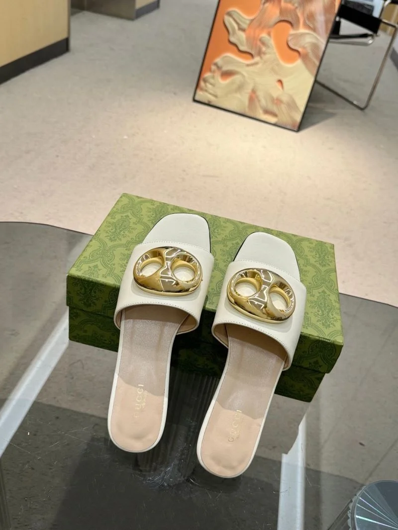 Vibrant Gucci Slippers 24986