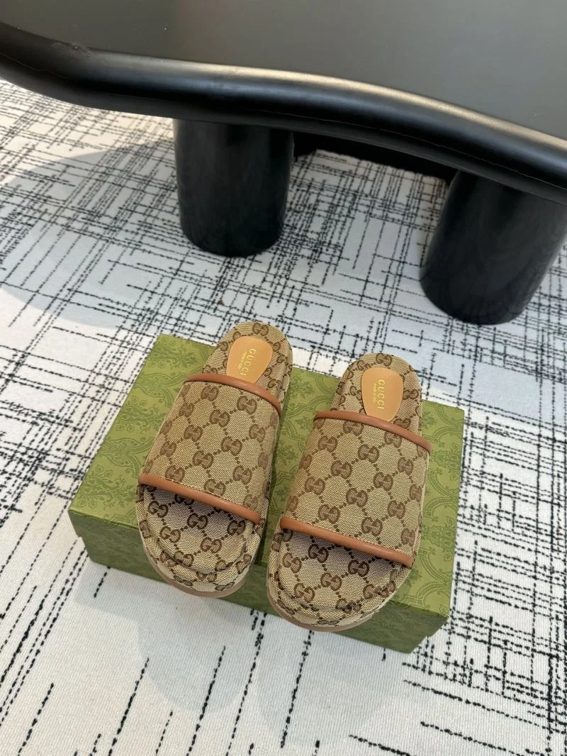 Gucci Slippers Minimalist 24911