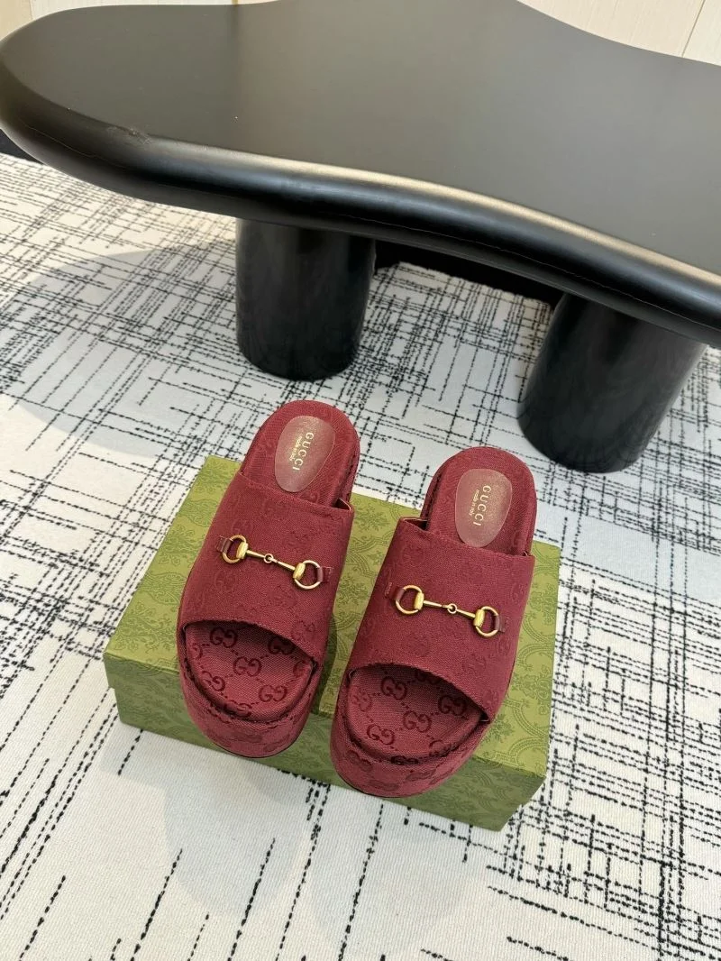 Gucci Slippers Trendsetting 24913