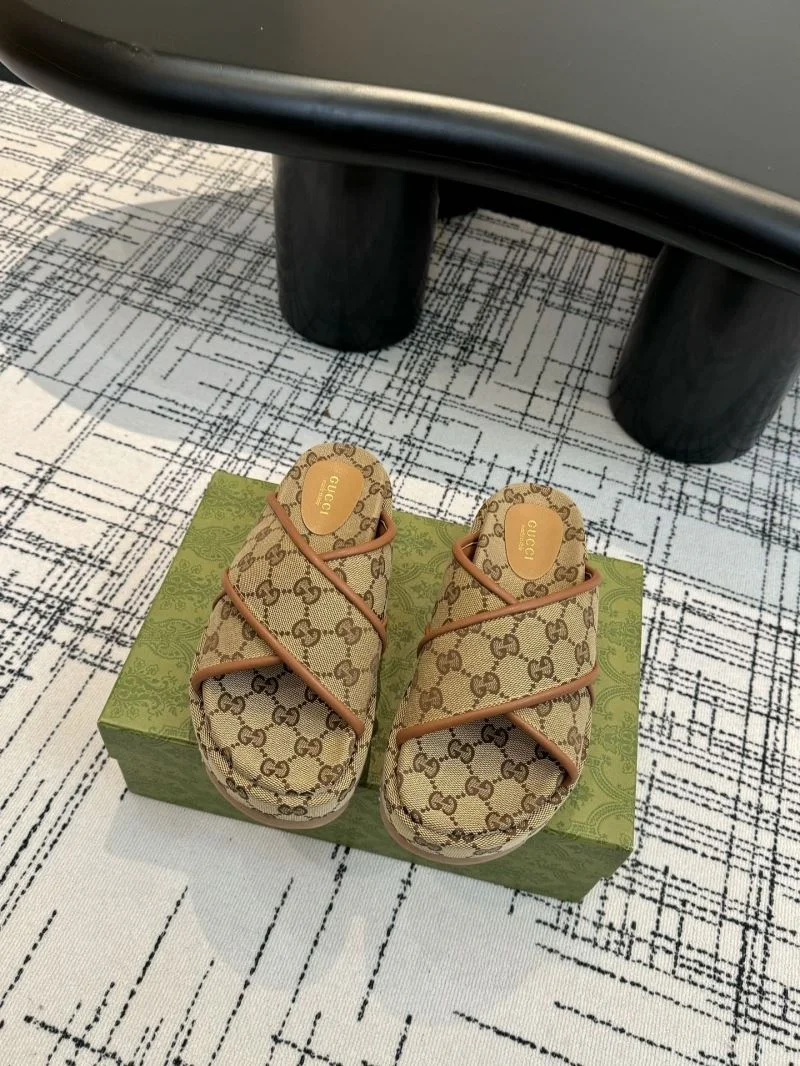 Gucci Slippers Vibrant 24896