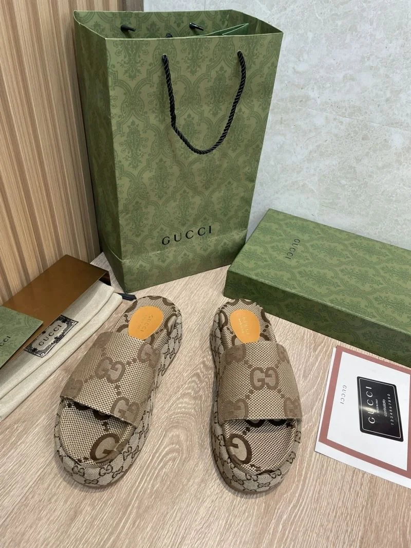 EyeCatching Gucci Slippers 24721