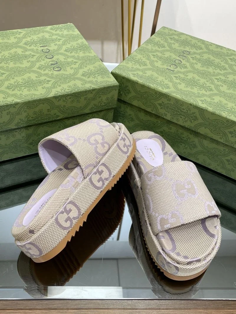Gucci Slippers Sleek 24692
