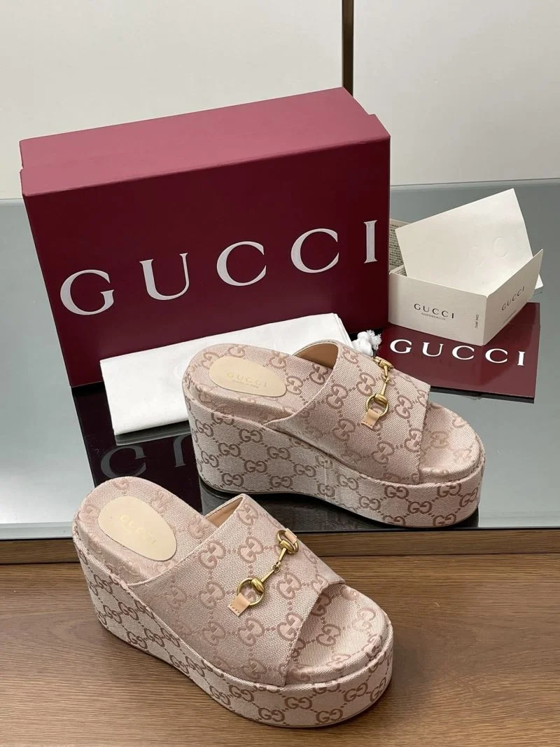 Gucci Slippers Compact 24679