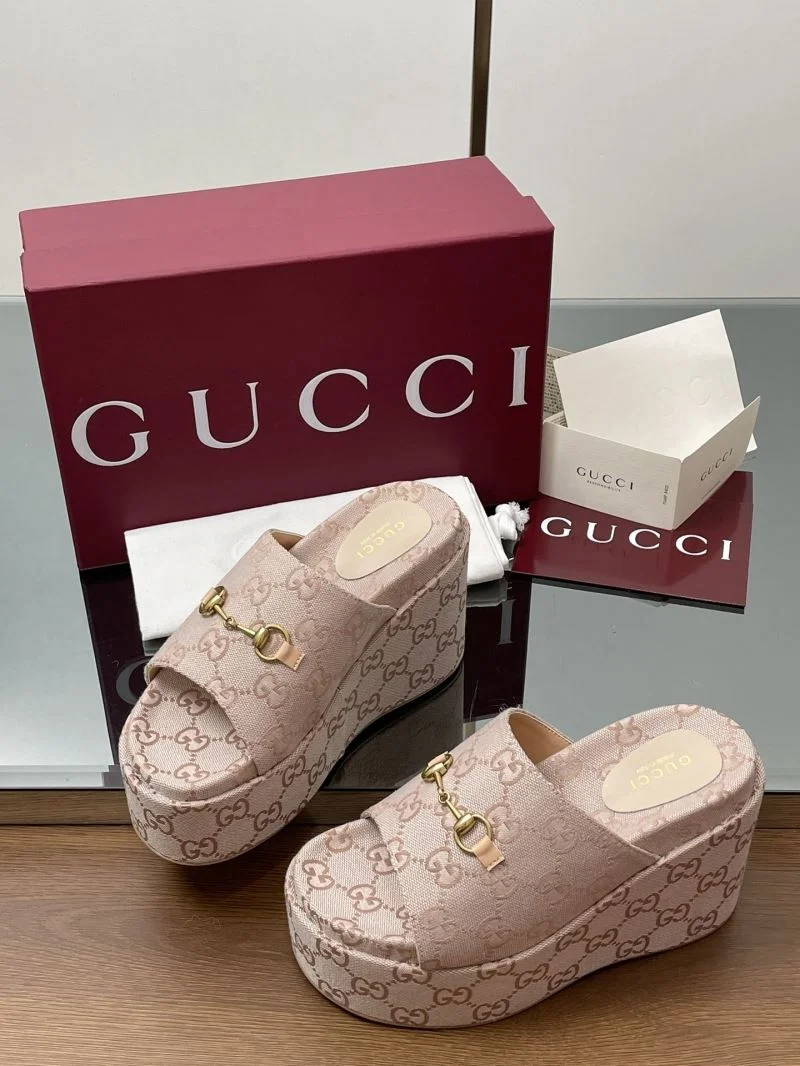 Gucci Slippers Compact 24679